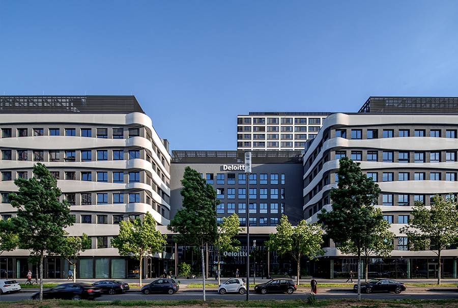 El edificio Zebra ya destacan en el skyline del Europaviertel de Frankfurt